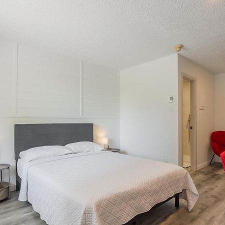 Motel Champlain Brossard Eksteriør billede