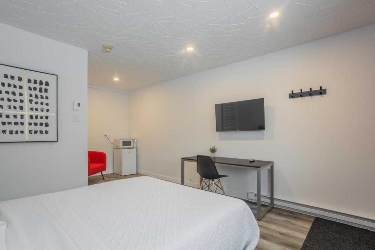 Motel Champlain Brossard Eksteriør billede