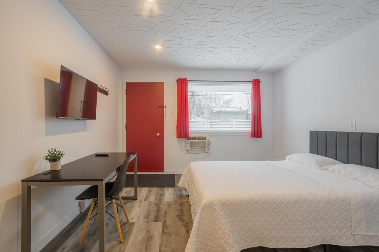 Motel Champlain Brossard Eksteriør billede