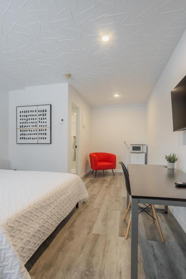 Motel Champlain Brossard Eksteriør billede