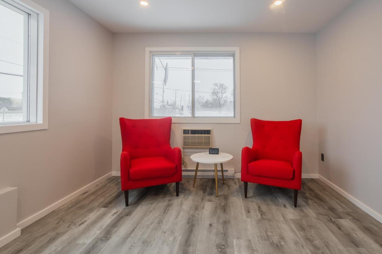 Motel Champlain Brossard Eksteriør billede