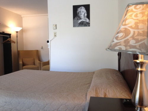 Motel Champlain Brossard Eksteriør billede