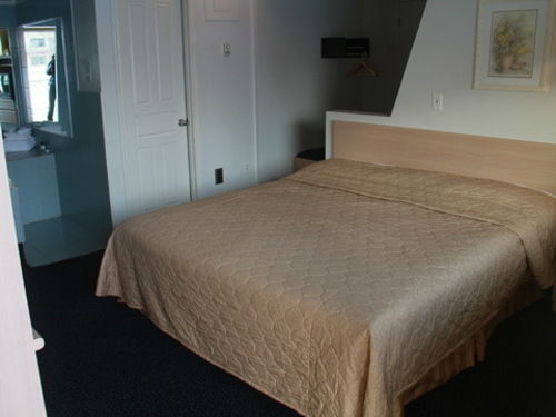 Motel Champlain Brossard Eksteriør billede
